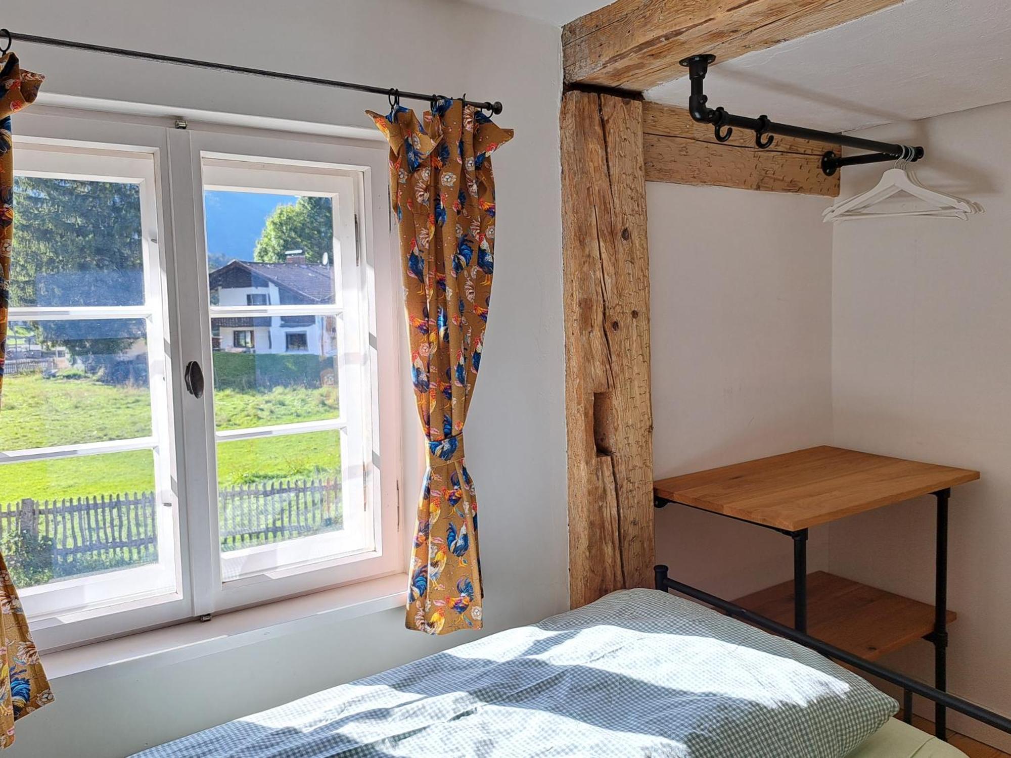 Neu! Ferienwohnungen Im Lueftlmalereck, Hennalahaus Oberammergau Exteriör bild