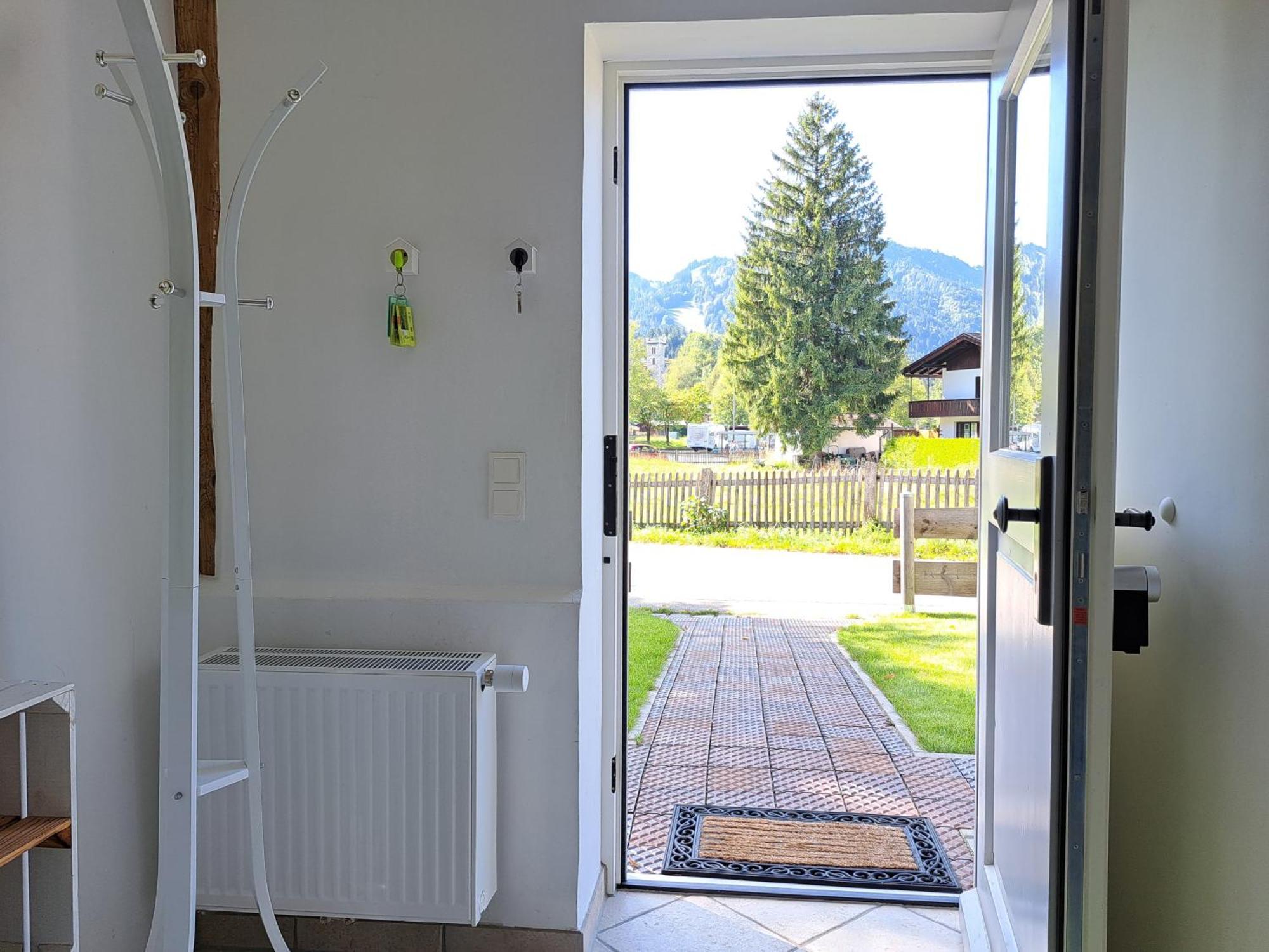 Neu! Ferienwohnungen Im Lueftlmalereck, Hennalahaus Oberammergau Exteriör bild
