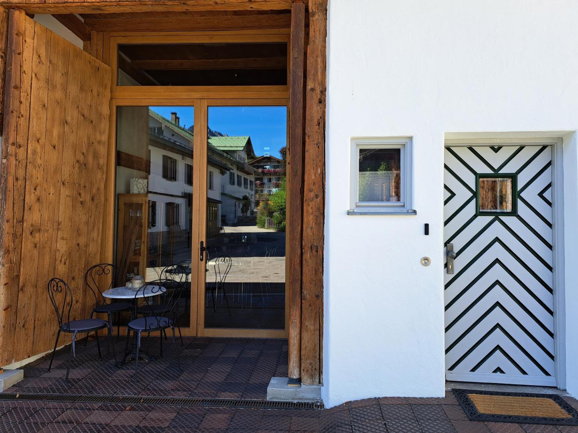 Neu! Ferienwohnungen Im Lueftlmalereck, Hennalahaus Oberammergau Exteriör bild